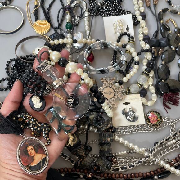 Vintage Assorted Jewelry Collection - Black, White, Gold, Silver - Picture 4 of 6